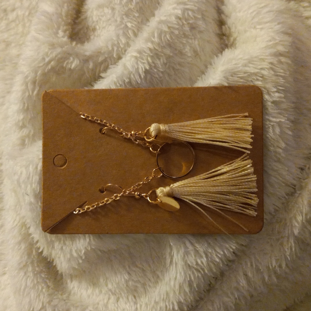Circle Necklace Beige Tassel Earrings 36